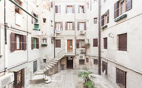 Campiello Chiesa, Venezia By Short Holidays